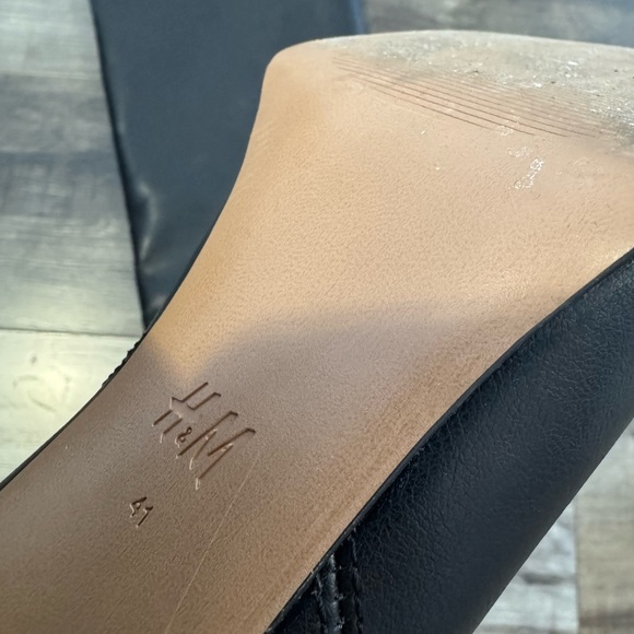 H&M Black Knee-High Heeled Boots - Picture 3 of 4